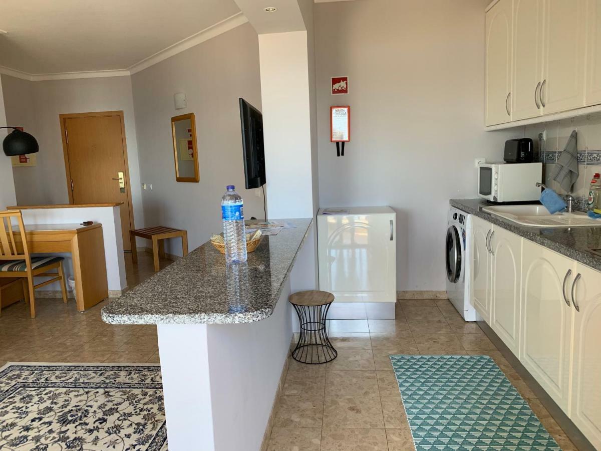 Panoramic Apartment In Portimao: Ocean View, Wifi Buitenkant foto