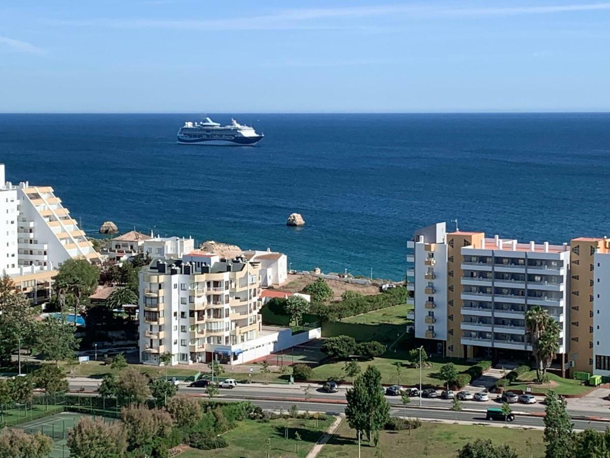 Panoramic Apartment In Portimao: Ocean View, Wifi Buitenkant foto