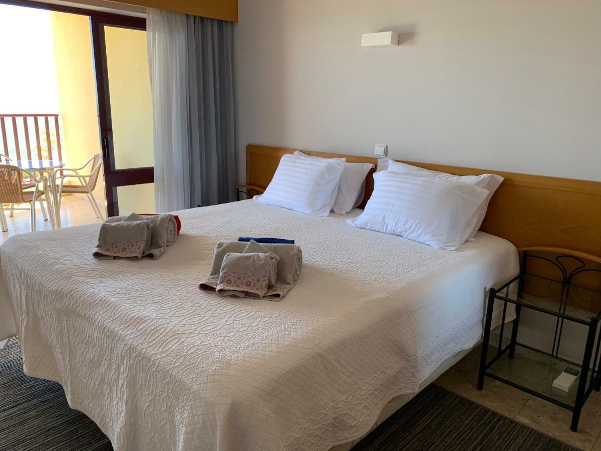 Panoramic Apartment In Portimao: Ocean View, Wifi Buitenkant foto